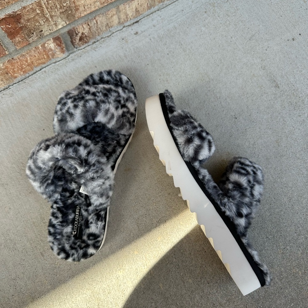 Koolaburra Black and Gray Cozy Slippers